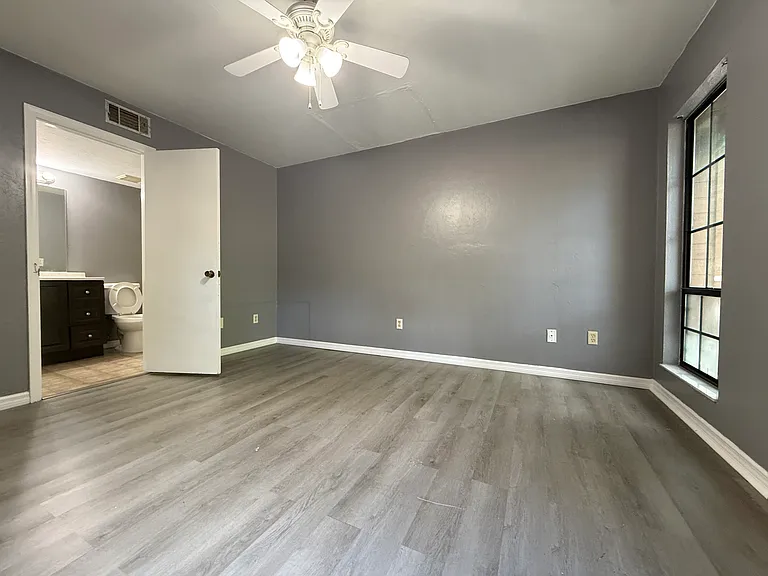 900 SW 62nd Blvd #I55 — Photo 5
