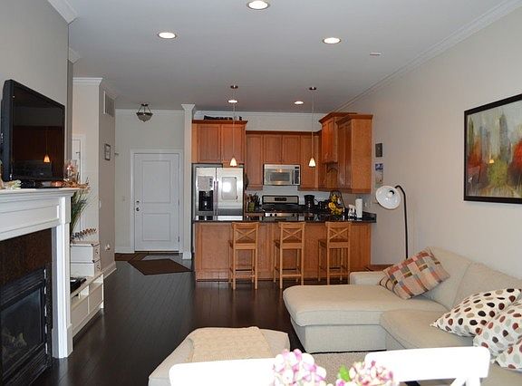 3rd image of 4814 N Damen Ave #P-7