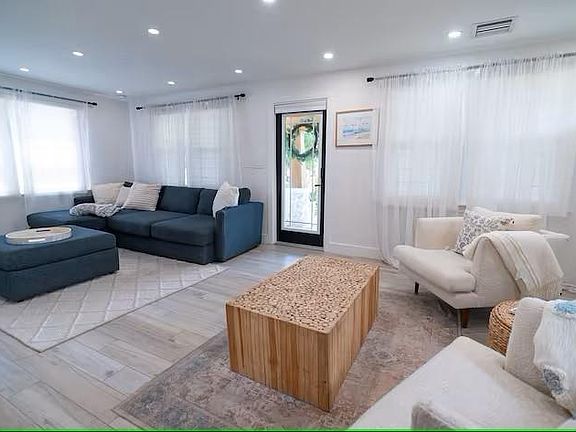 4th image of 931 W Las Olas Blvd