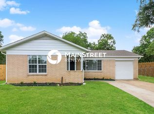 408 E Inwood Dr, Arlington, TX 76010