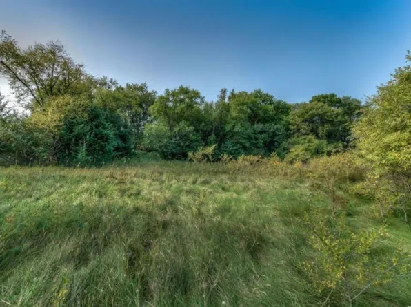 860 Chebek Ln, Hudson, WI 54016