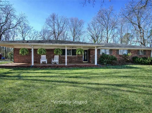 16 Summit Dr SE, Lindale, GA 30147