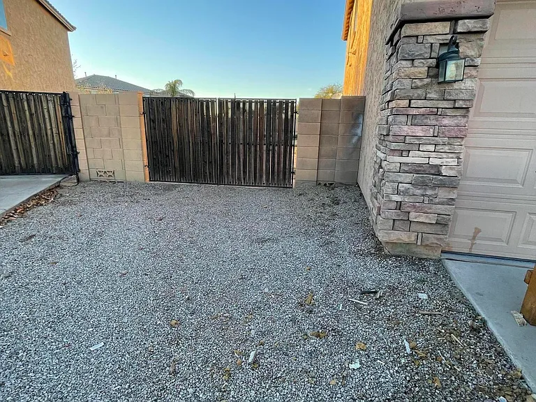 2218 N 93rd Ln — Photo 22