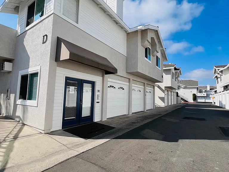 Meridian Apartments — Photo 10
