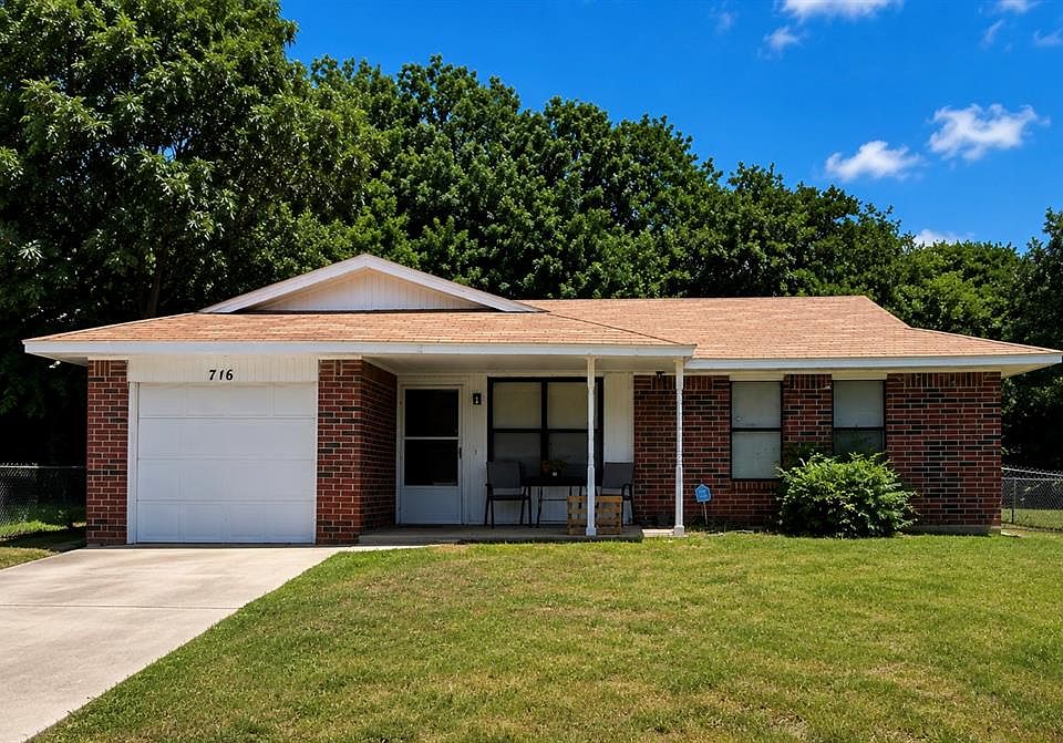1st image of 716 Briarwood Dr