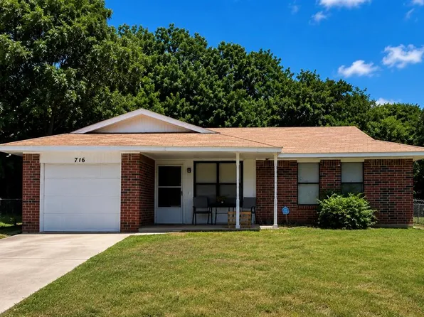 716 Briarwood Dr, Midwest City, OK 73130