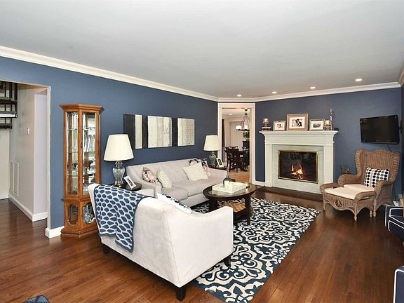 4th image of 9 Bushwick St