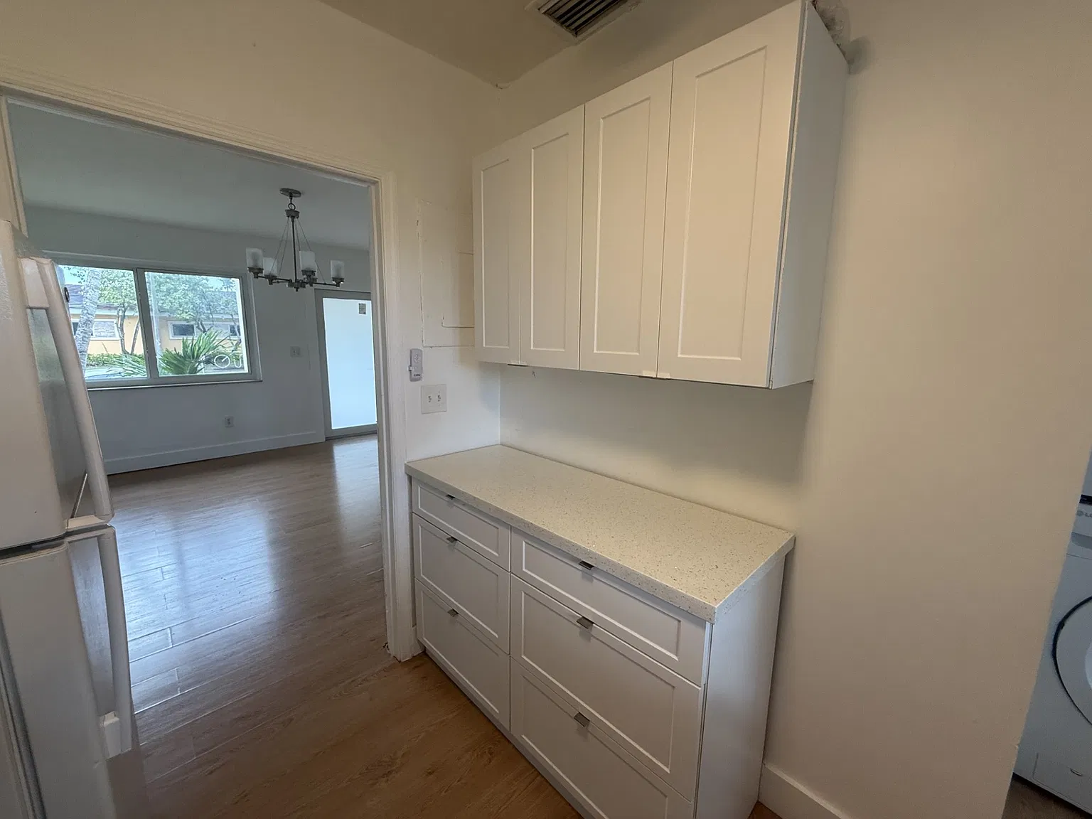 2 bed, 850 sqft, $2,300 — Photo 4