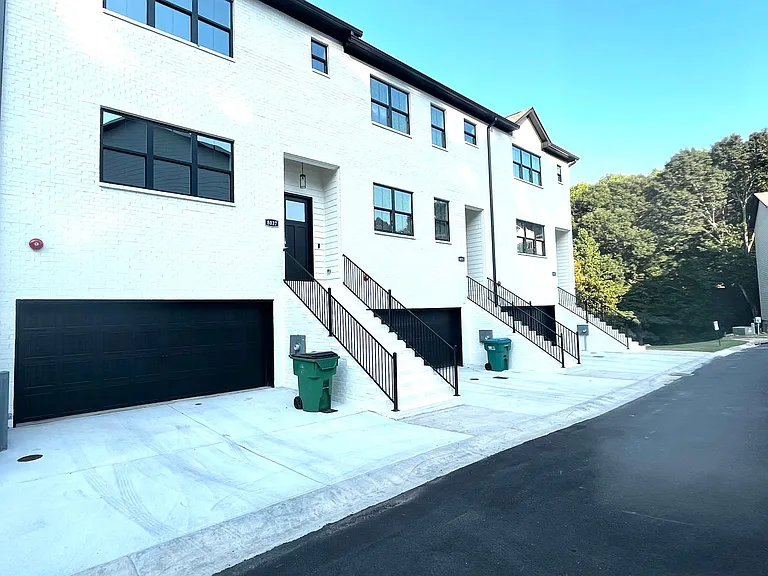 8035 Linfield Way #11 — Photo 28