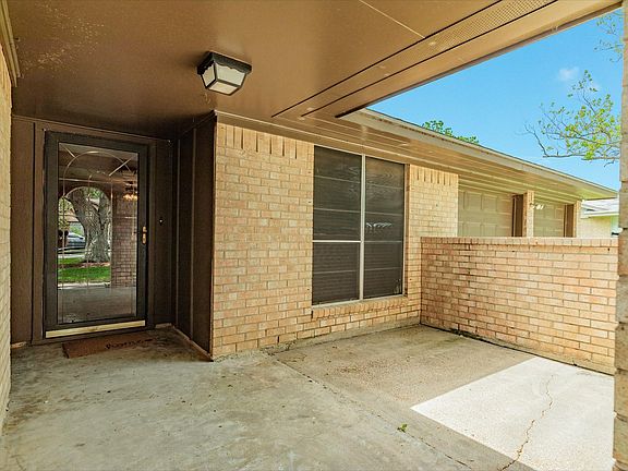 5th image of 131 Singleton St