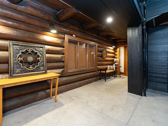 3rd image of 46492 Valleyview Rd