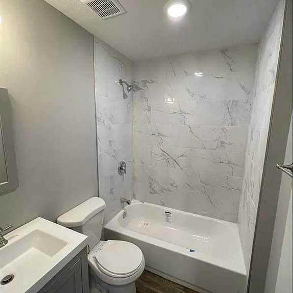 Chelsea Apartments — Photo 6