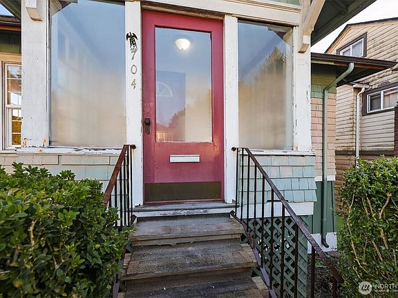 2nd image of 704 Lincoln Street