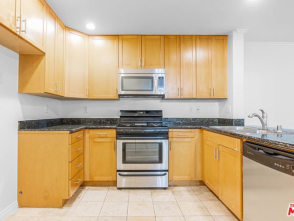 4th image of 2811 W Francis Ave #207