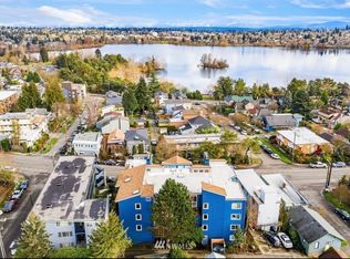 7111 Linden Ave N APT 303, Seattle, WA 98103