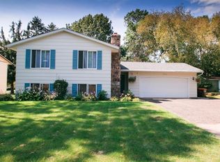 1324 Honeysuckle Ln, Hastings, MN 55033