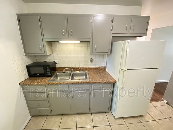 5th image of 611 Deweese St