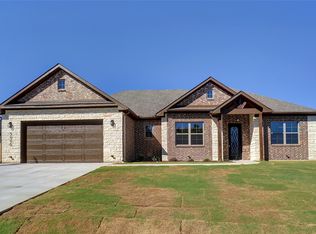 5000 Guadalupe Ct, Granbury, TX 76048