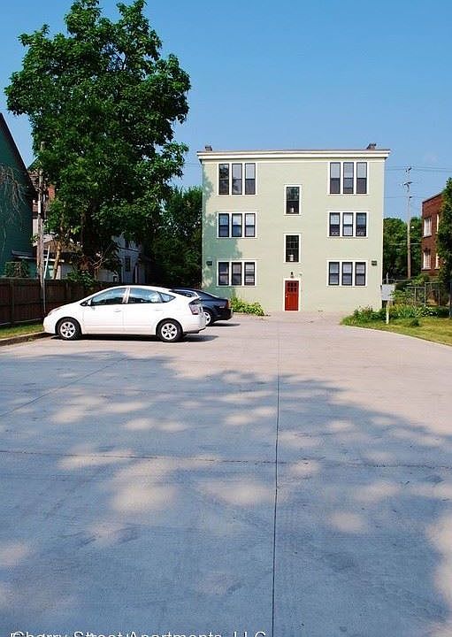 2nd image of 220 Eastern Ave SE APT 7
