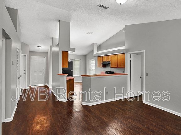 4th image of 11771 High Plains Dr E