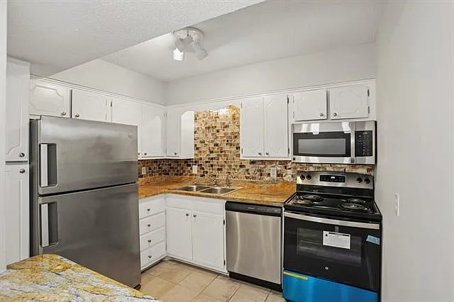 2700 Whitney Pl #830 — Photo 8