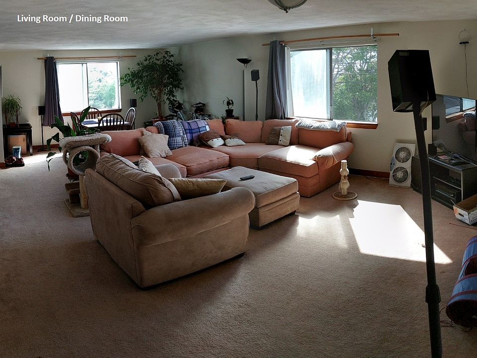 Living Room / Dining Room