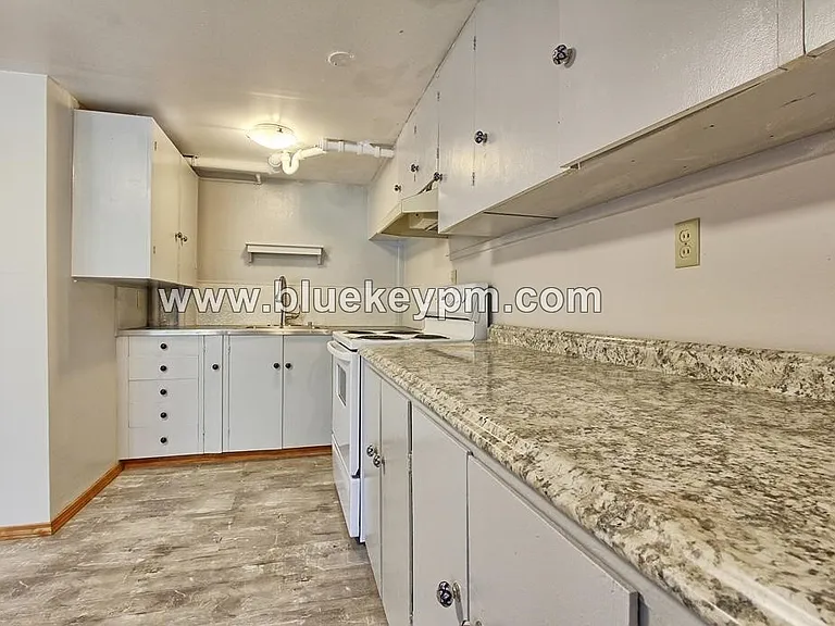 2952 SW Huber St #B — Photo 6