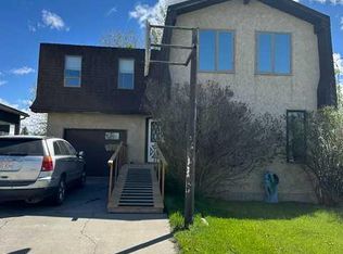 925 W West Ave, Pincher Creek, AB T0K1W0