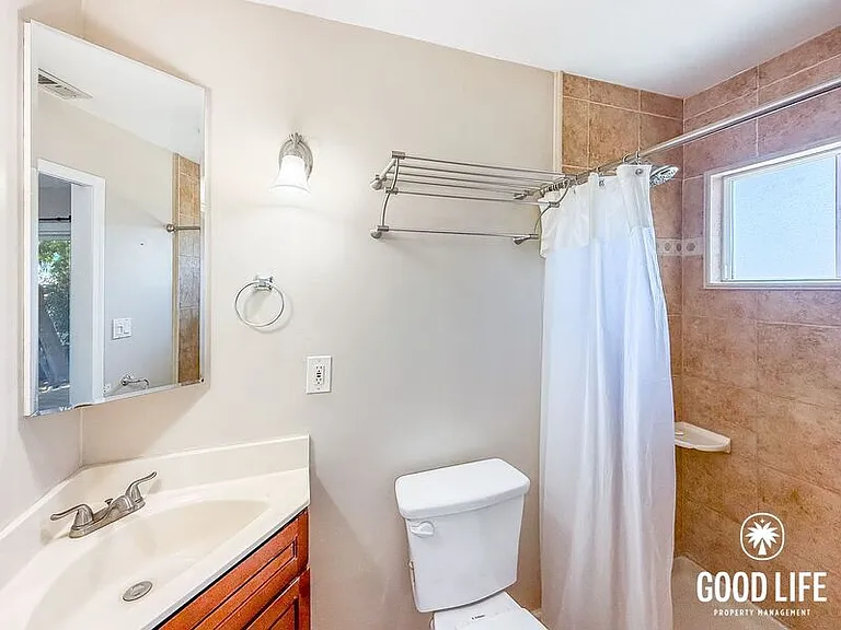 9719 Castaic Ct — Photo 16