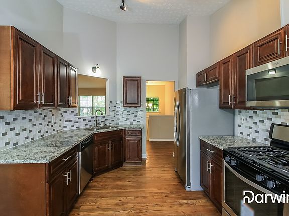 3rd image of 2613 Barndale Dr