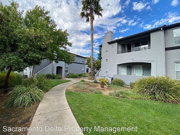 2nd image of 5201 Laguna Oaks Dr Unit 103
