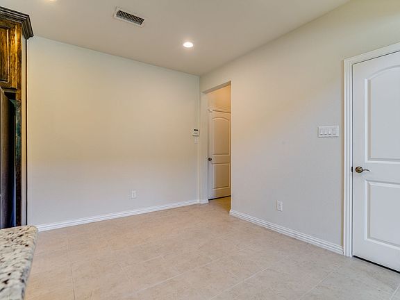 3rd image of 4509 Blackjack Oak Dr