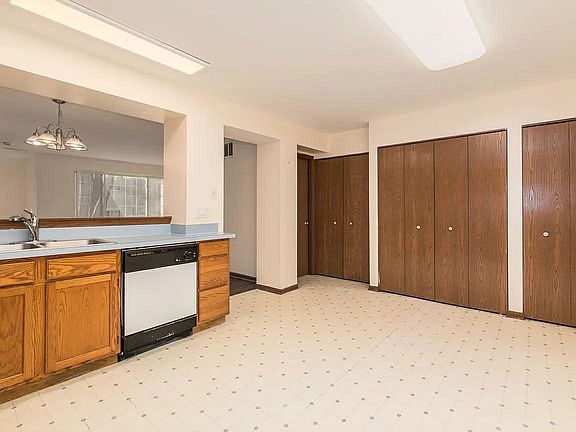 3rd image of 97 N Macgillis Dr #97