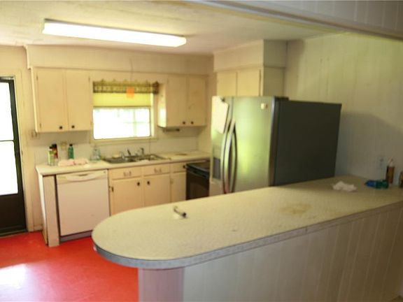 4th image of 312 Dr Michel Rd