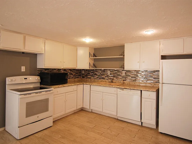 2606 Stanford St #5 — Photo 7