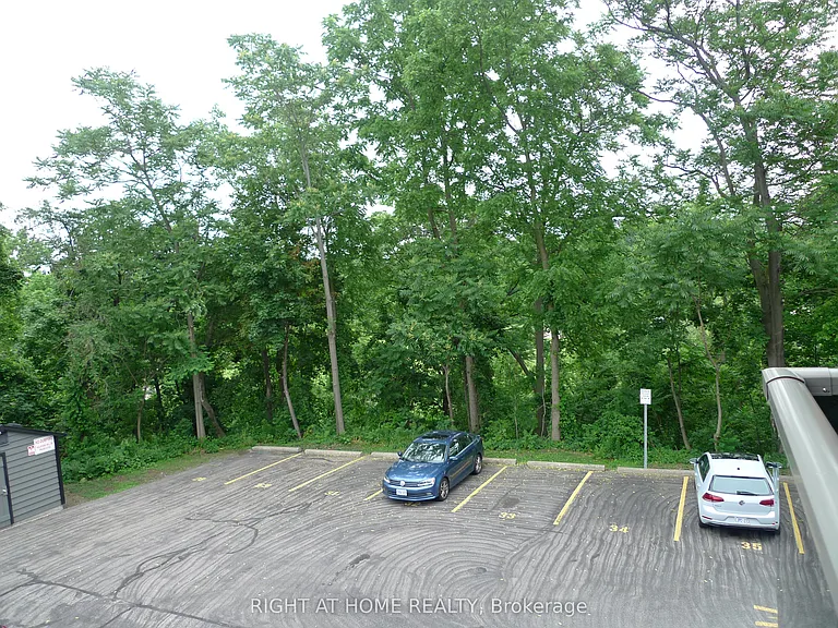 2373 King St E #26 — Photo 28