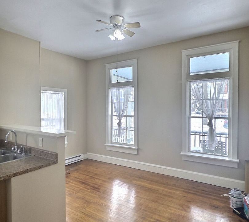 1st image of 1029 W Wayne St #C