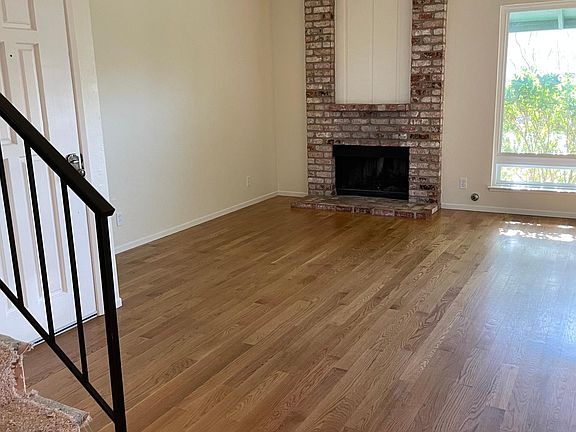 5th image of 2047 Fairmont Dr