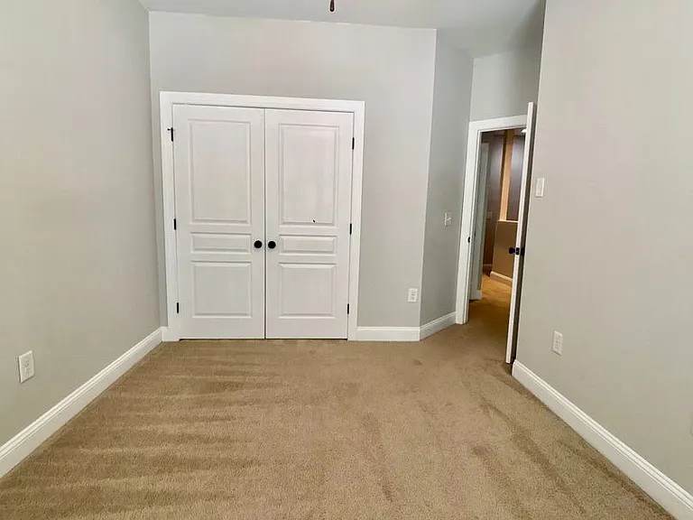431 Georgetown Cir — Photo 18