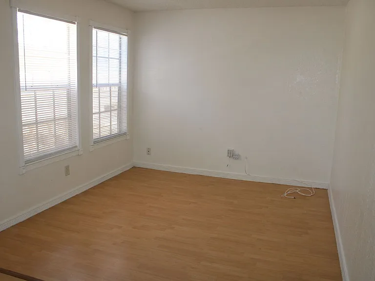 11980 Royal Woods Dr — Photo 2