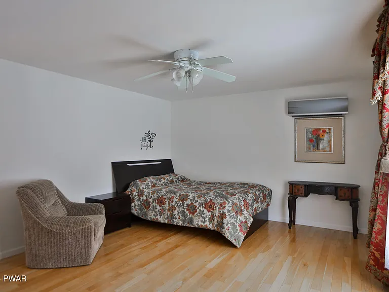 110 Stallion Dr — Photo 43