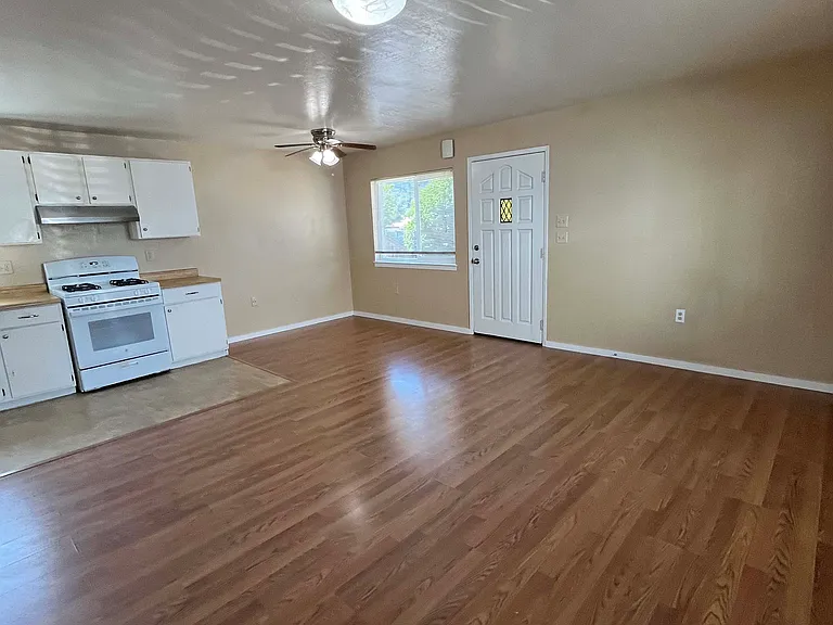 45B Cherry Creek Rd #45B — Photo 4