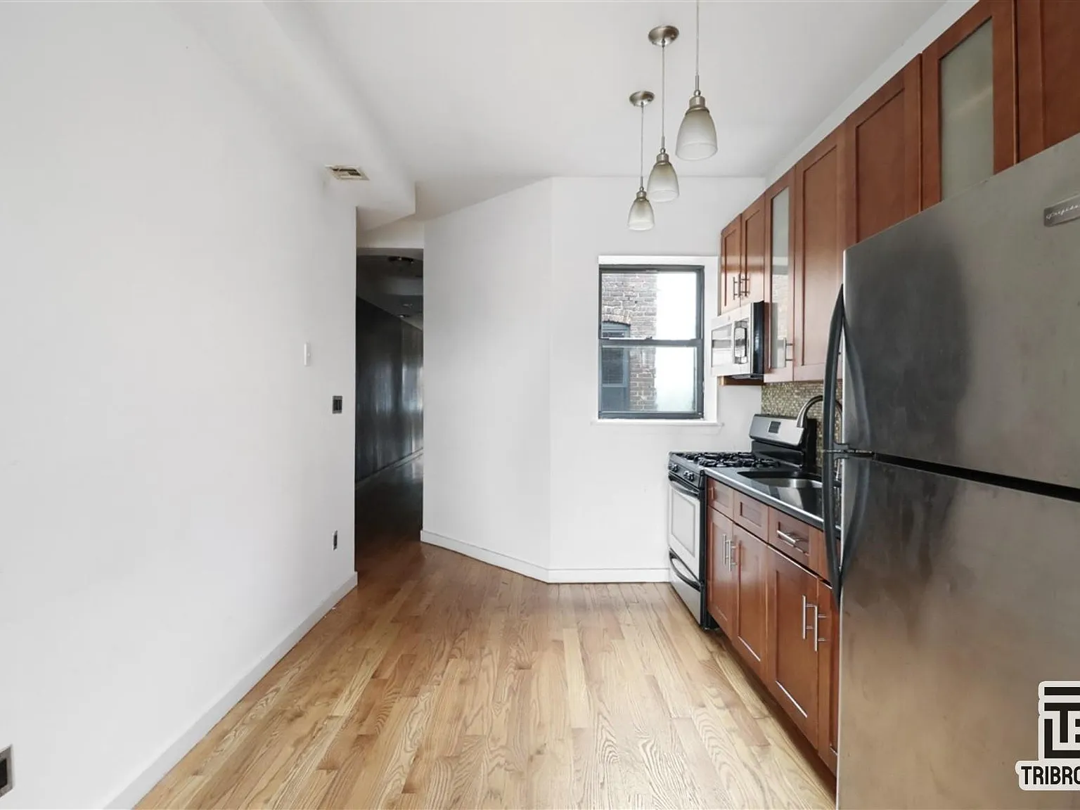 105 Carlton Avenue — Photo 2