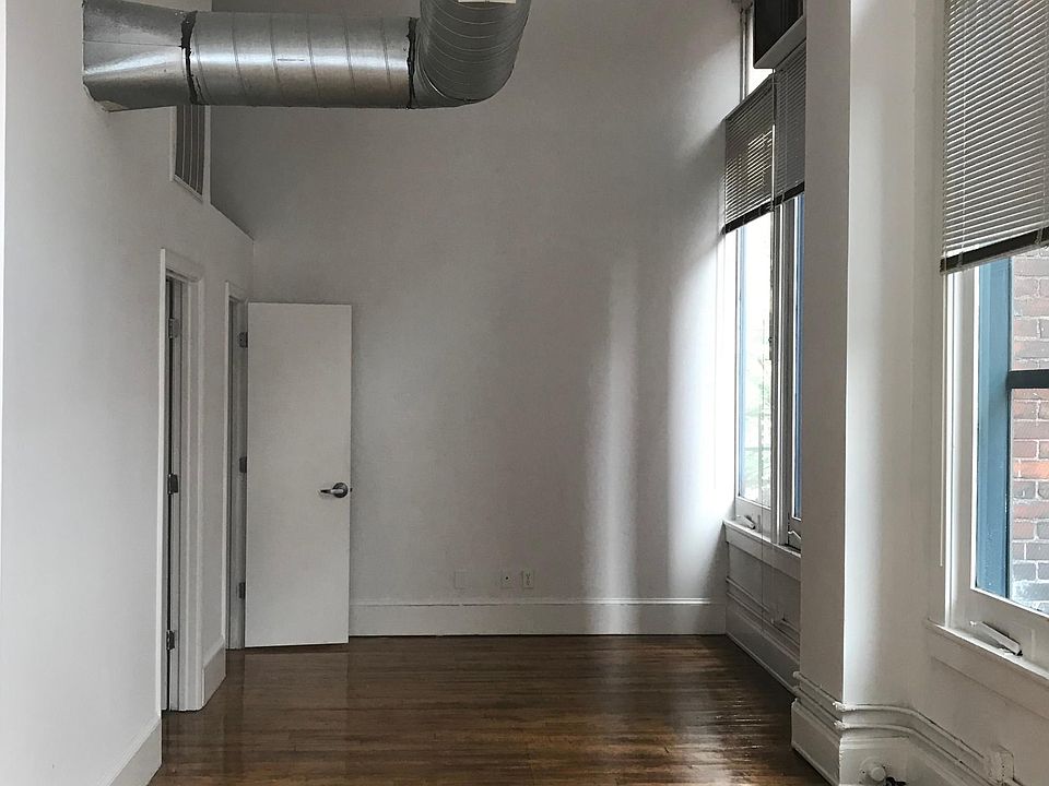 2nd image of 107 Shillito Pl Ste 3C