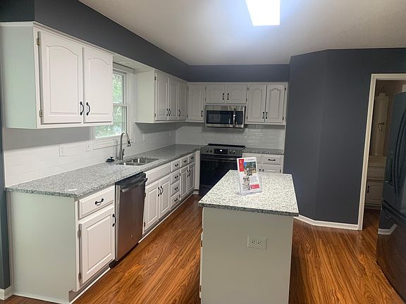 4th image of 15504 Lamar Ave