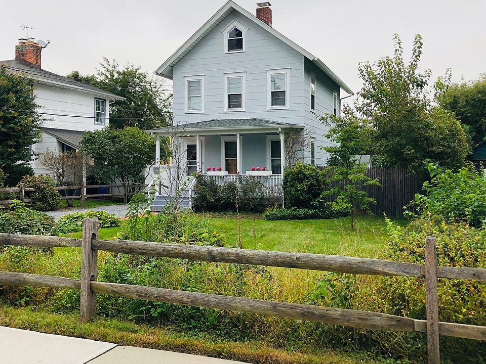 2nd image of 44 Chestnut St