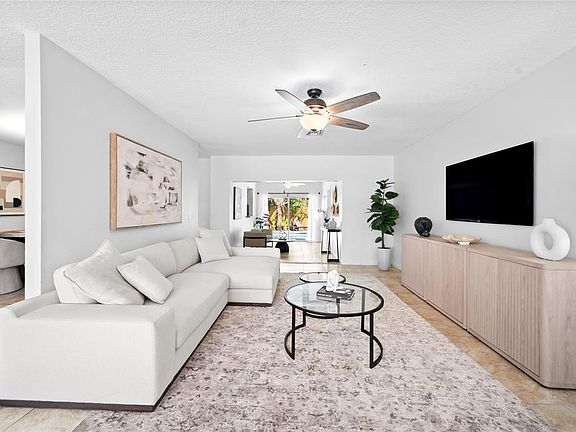 3rd image of 1040 SW 12th Ave