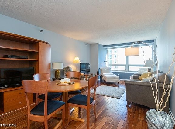 2nd image of 512 N McClurg Ct APT 1505