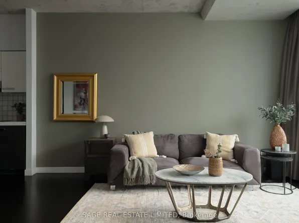 552 Wellington St W #1301, Toronto, ON M5V 2V5