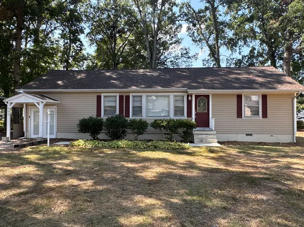 902 Evins St, Manchester, TN 37355